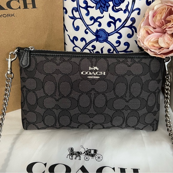 ♥️ Coach signature print crossbody - Picture 2 of 7